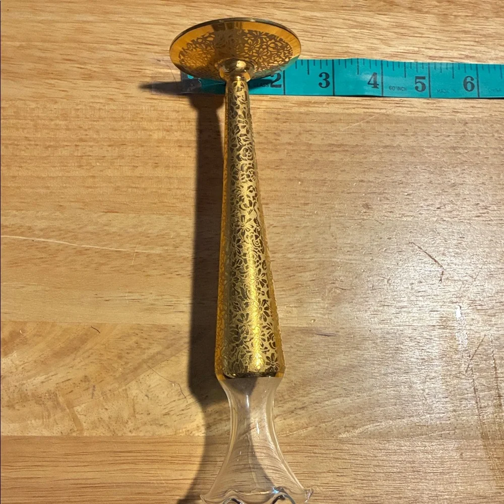 Elegant Gold Floral Vase - Picture 6 of 6